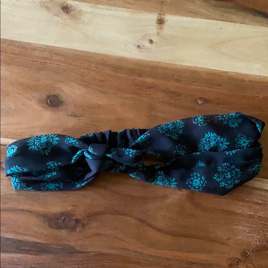 3/$15 Bundle. Headband